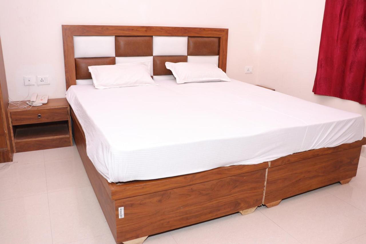 Hotel Kcr אגרה מראה חיצוני תמונה